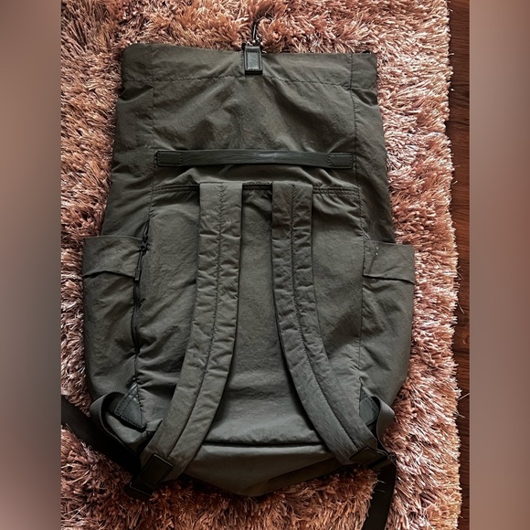 Lululemon Olive Cross Paths Rucksack *14L backpack - Picture 9 of 15